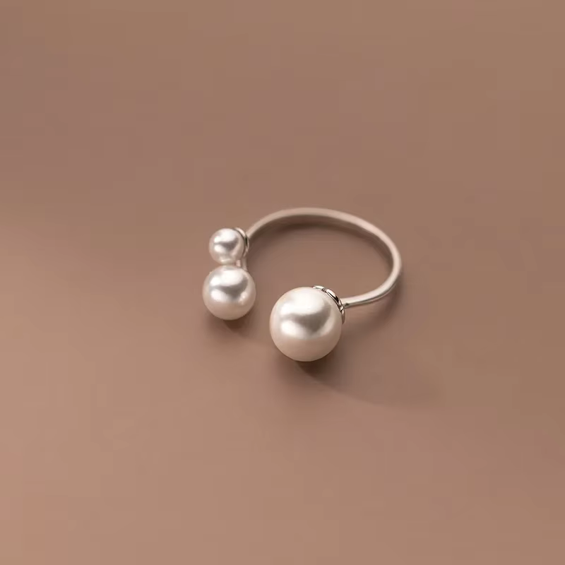 Adjustable Triple Freshwater Pearling Ring