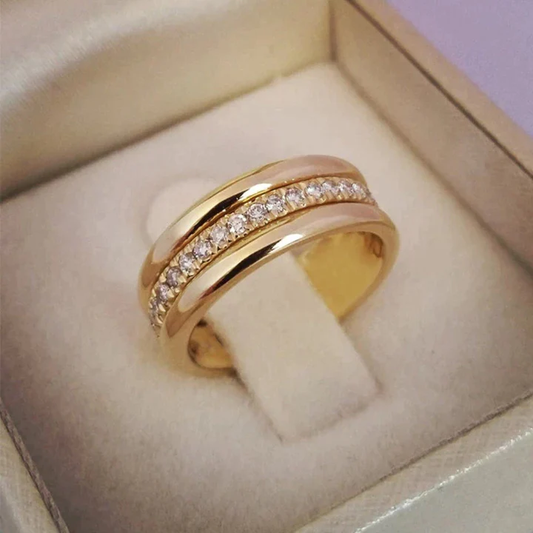 Sarah - Vintage Cubic Zirconia Inlaid Ring