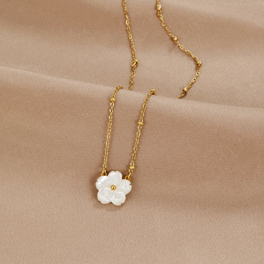 Majestic Flower Necklace